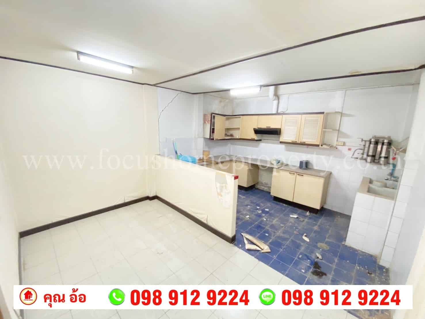 ขาย ทาวน์เฮ้าส์ 2 ชั้น หมู่บ้านแกรนด์วิลเลจ ลาดพร้าว 80/3